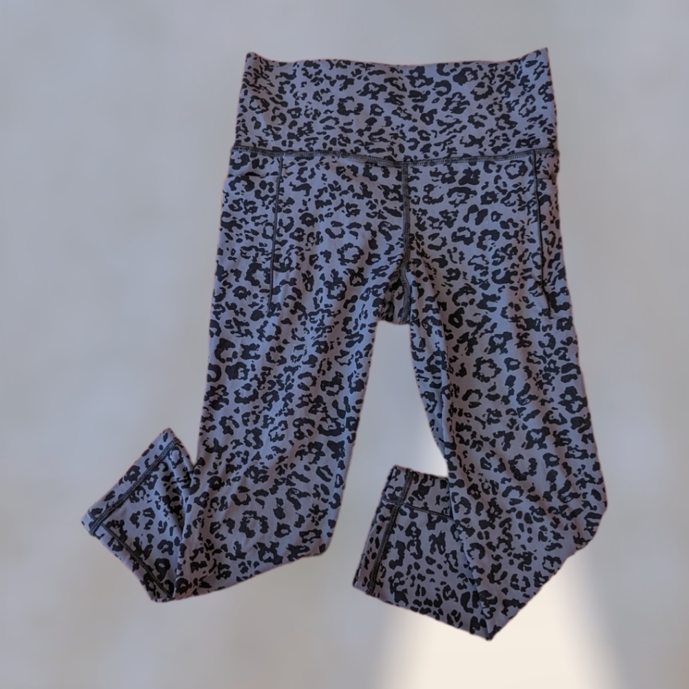Athleta Cheetah Print Cropped Leggings